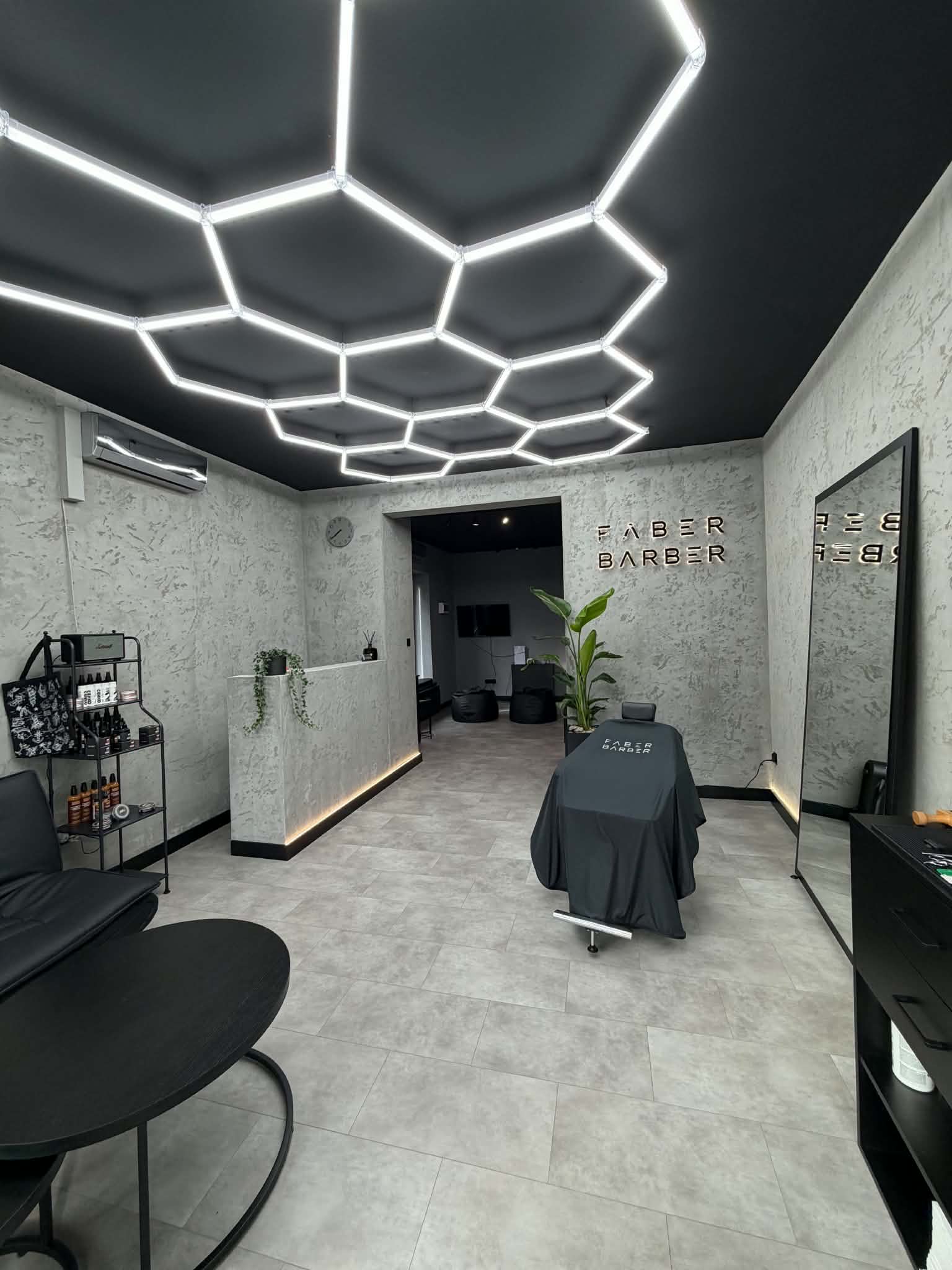 Sajmon — barber, FABER BARBER